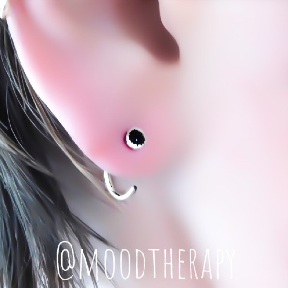 925 Sterling Silver Genuine Onyx Gemstone Mini Hug Half Hoop Threader Earrings - Picture 2 of 7